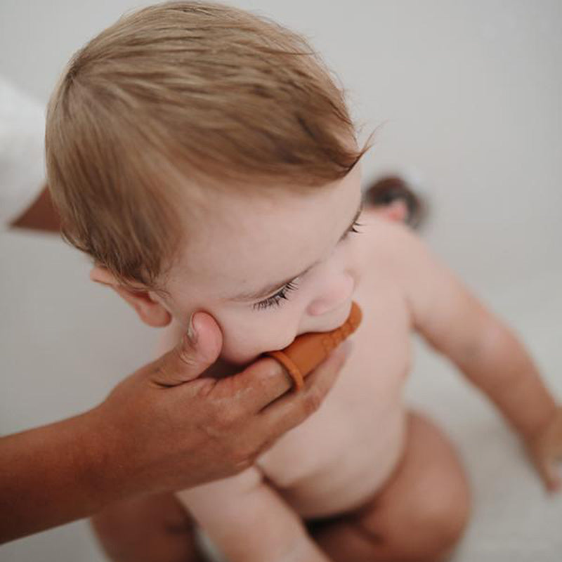 Mushie® Zobna ščetka za na prst Cambridge Blue/ShiftingSand Mushie