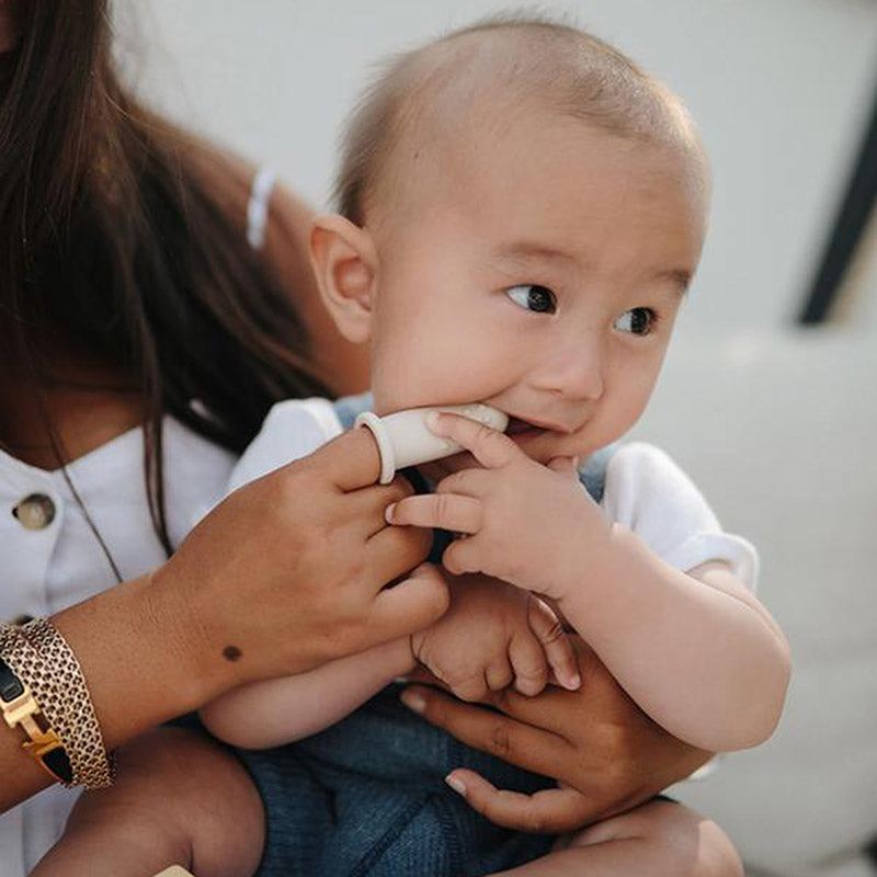 Mushie® Zobna ščetka za na prst Tradewinds/Stone Mushie