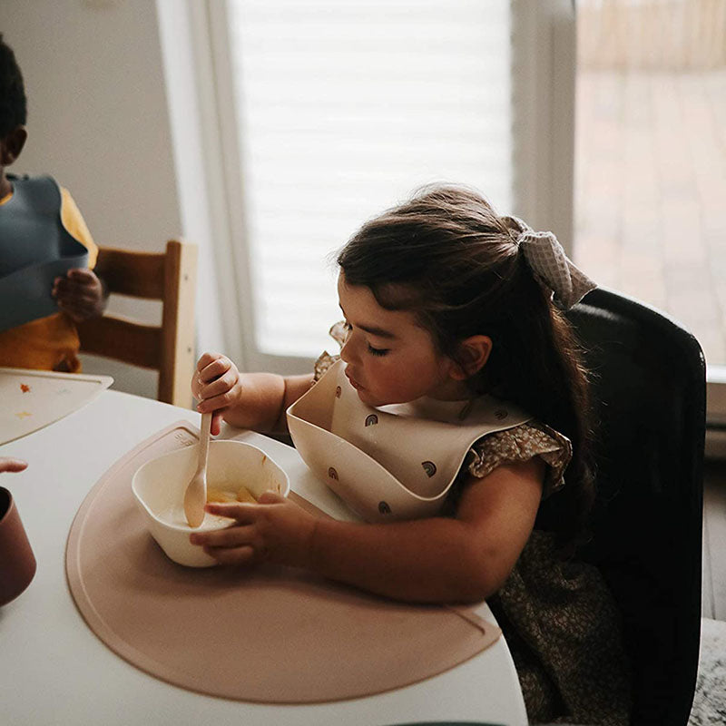 Mushie® Silikonski slinček Blush Mushie