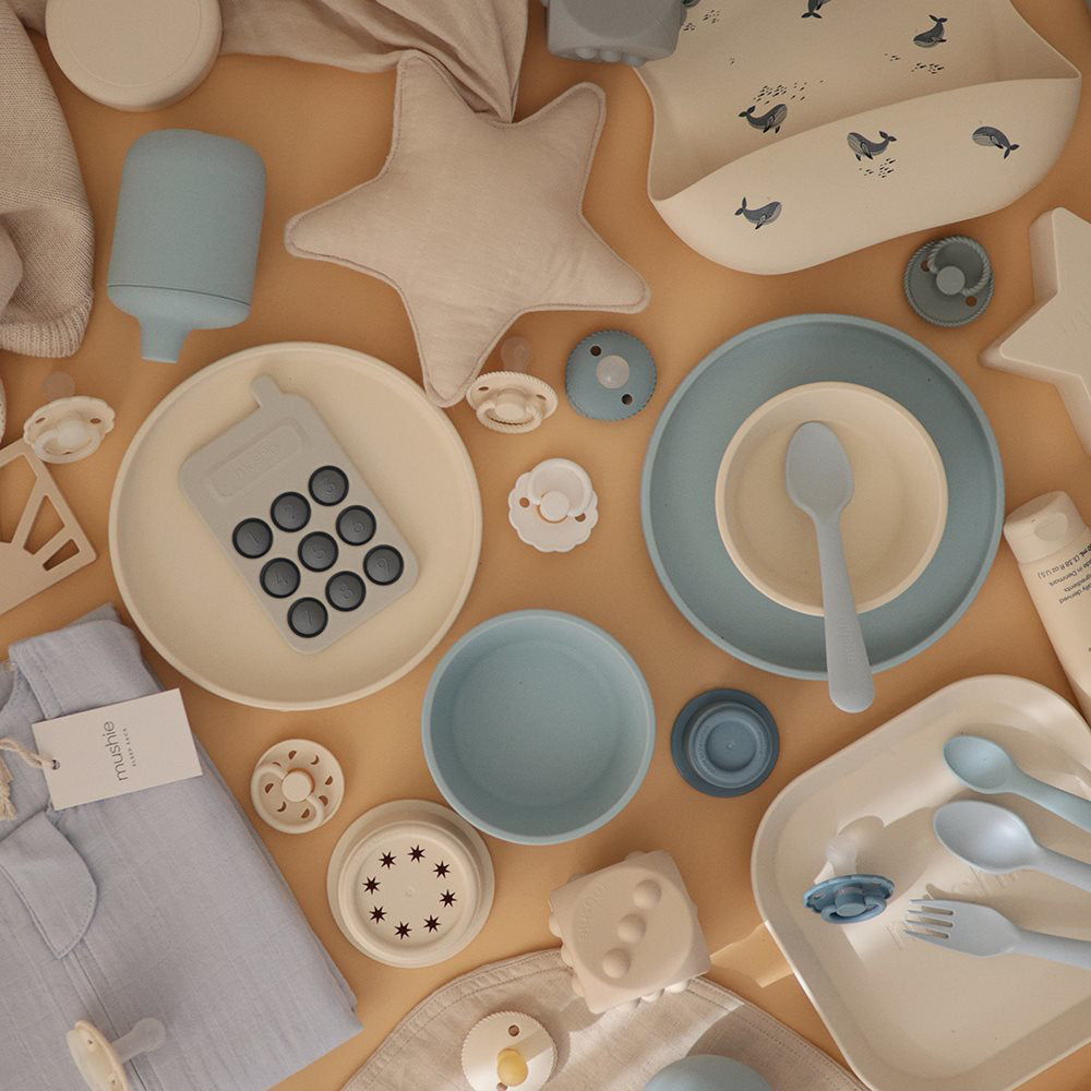 Mushie® Silikonski krožnik z vakumskim dnom Stone Mushie