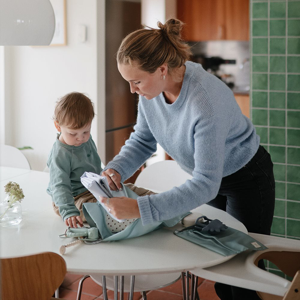 Mushie® Vodoodporna torbica za shranjevanje 2 kosa Roman Green Mushie