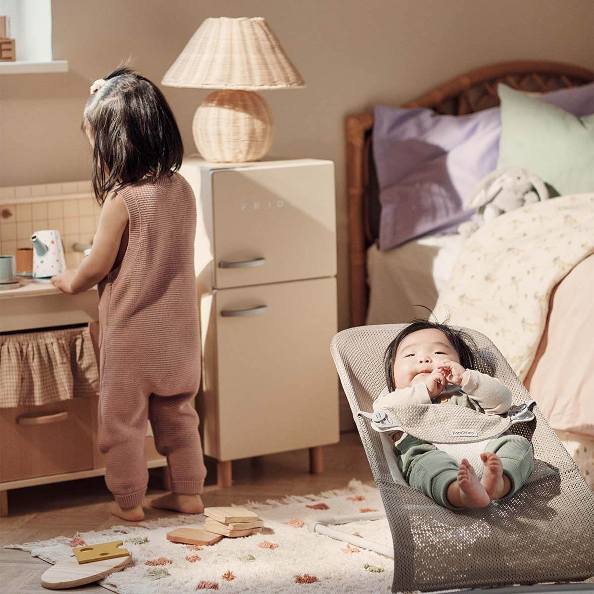 BabyBjörn® Gugalnik Balance Soft Mesh Grey Beige/White BabyBjörn