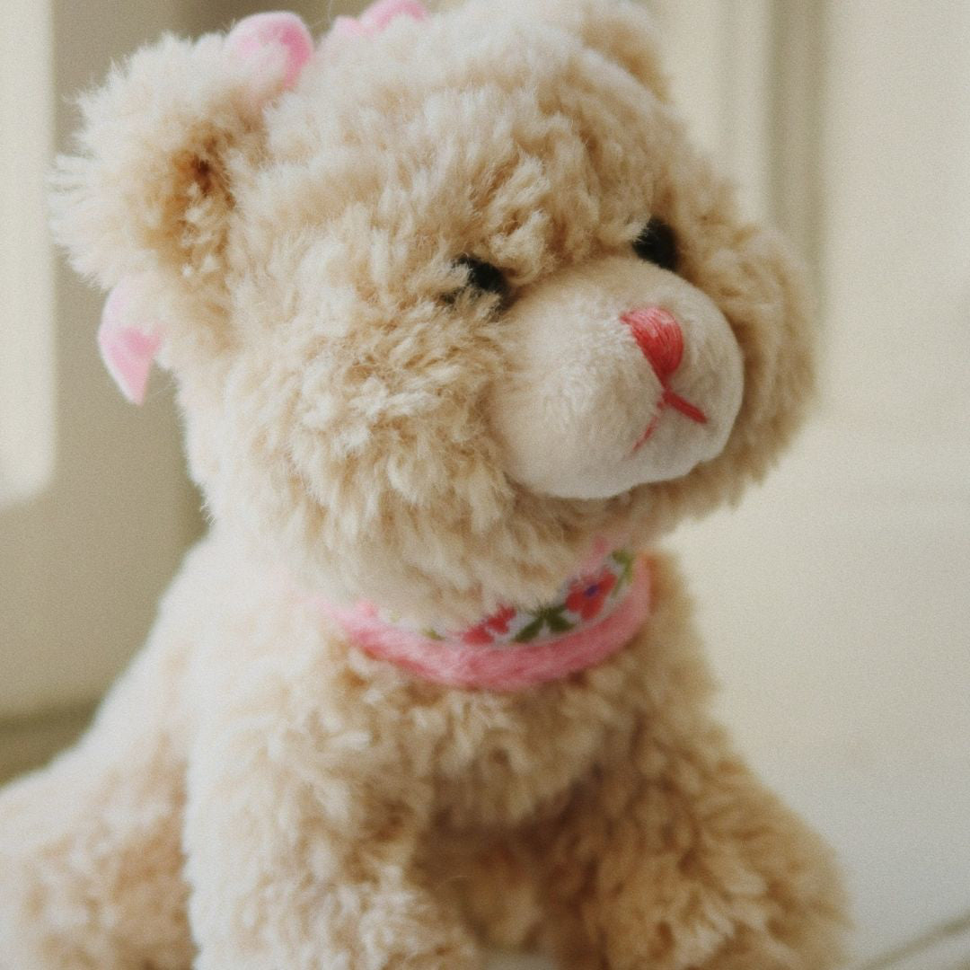 Konges Sløjd® Aktivnostna plišasta igrača Kitty Konges Sløjd