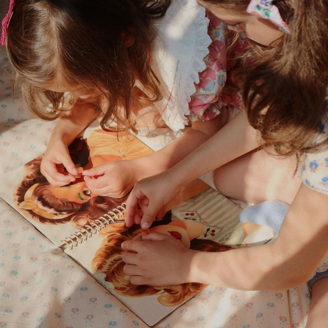 Konges Sløjd® Knjiga z nalepkami Glam Me Up Konges Sløjd