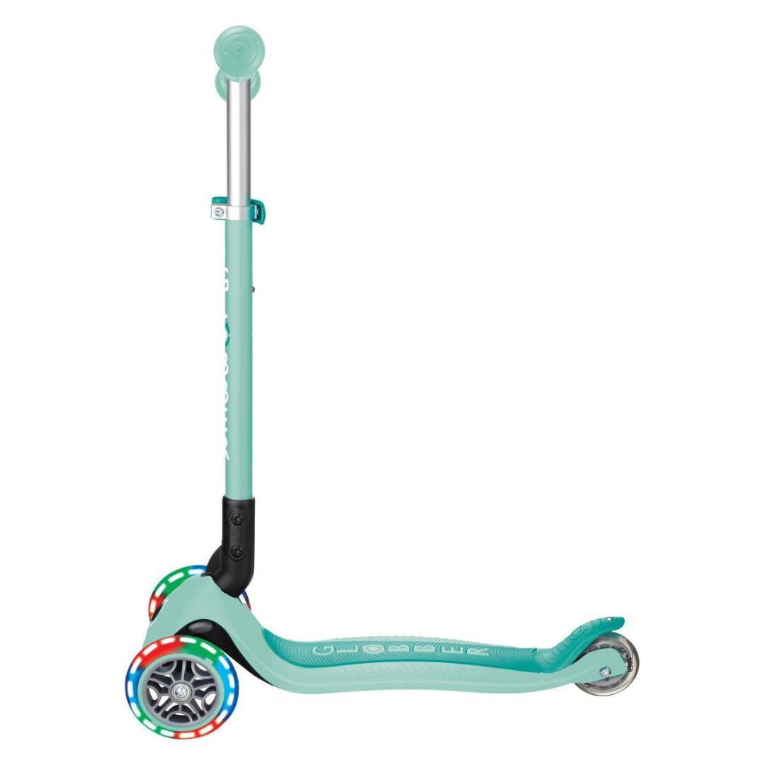 Globber® Otroški skiro s svetlečimi kolesi Primo Mint Globber