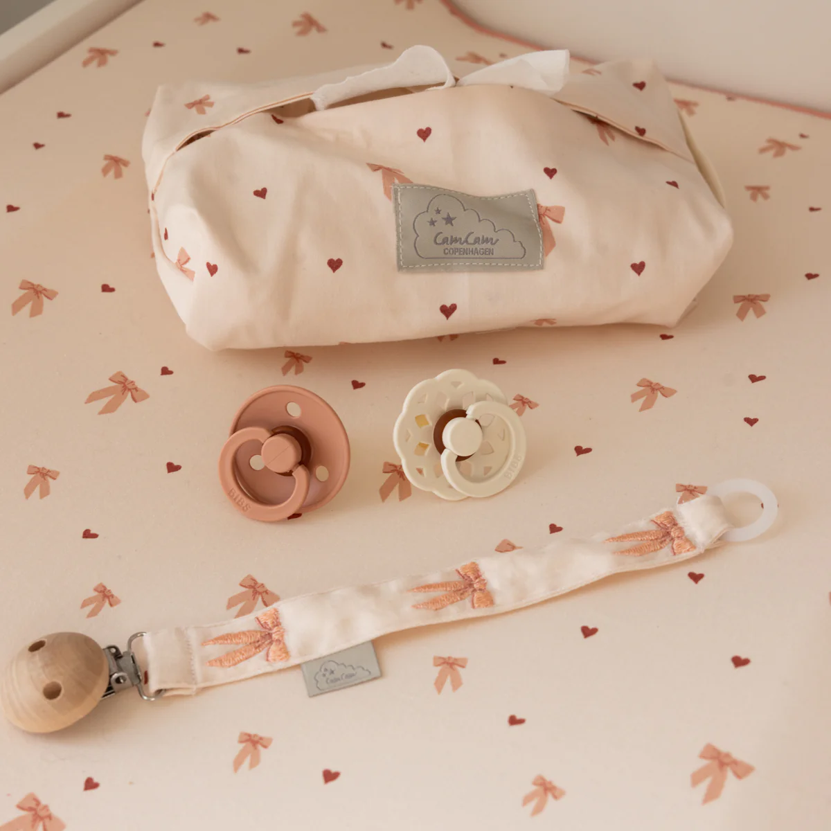 CamCam® Držalo za dudo Bows Cam Cam Copenhagen