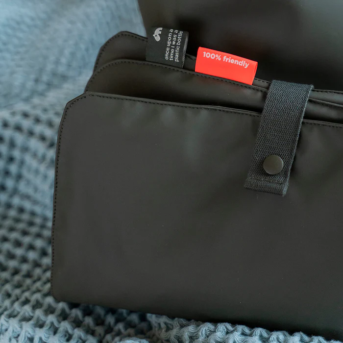 Done by Deer® Previjalni nahrbtnik Black Done by Deer