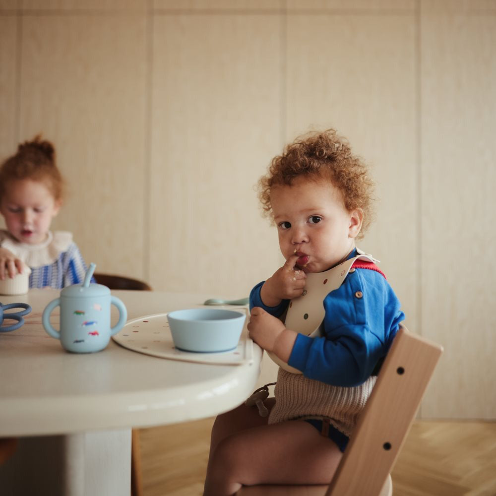 Mushie® Silikonski kozarček s slamico Retro Cars Mushie