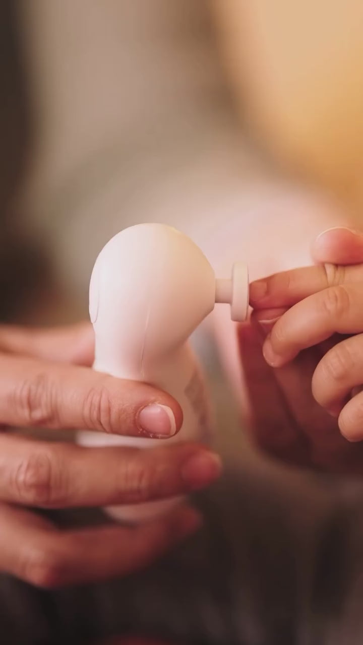 Charger la vidéo : Miniland nail trimming set