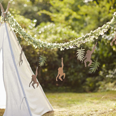 Picture of Ginger Ray® Monkey & Leaf Jungle Bunting Backdrop