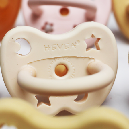 Picture of Hevea® Pacifier 2-pack - Powder Pink & Milky White (0-3M)